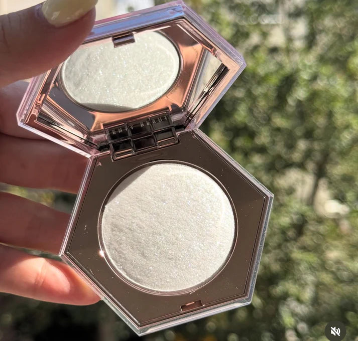 Fenty Beauty Diamond Bomb All-Over Diamond Veil Highlighter