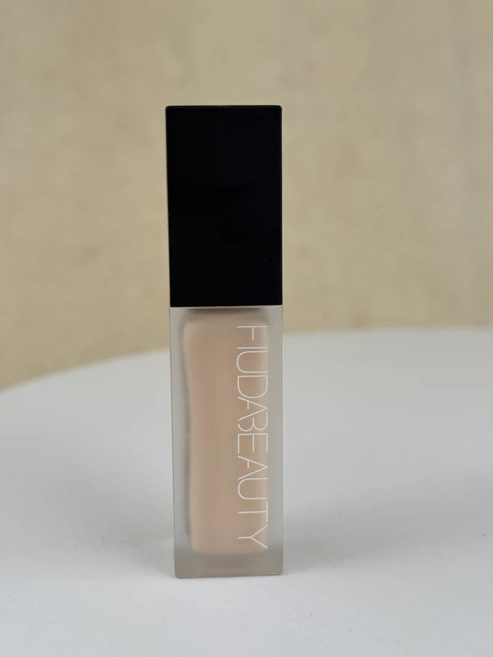 Huda Beauty Luminous Matte Liquid Concealer (Factory Leftover UAE)