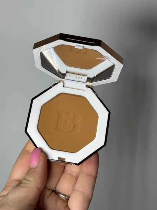 Fenty Beauty by Rihanna Sun Stalk’r Instant Warmth Bronzer