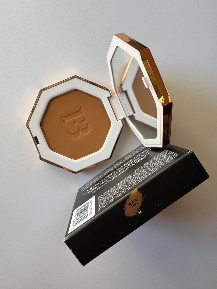 Fenty Beauty by Rihanna Sun Stalk’r Instant Warmth Bronzer