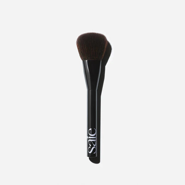SAIE THE POWDER BLUSH BRUSH MADE FOR SUPERSUEDE™ BLUSH