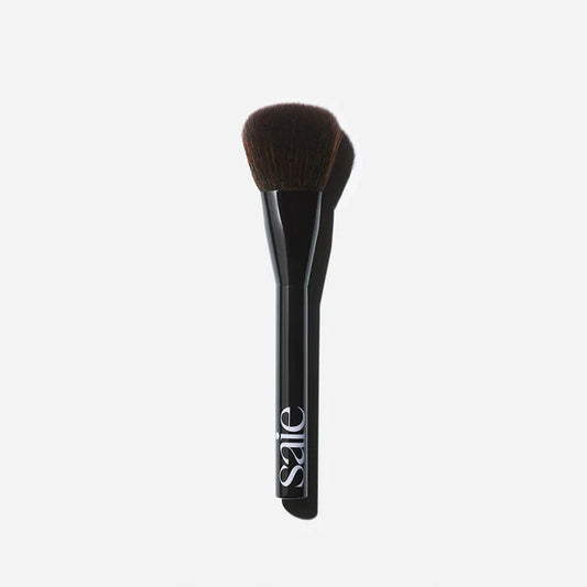 SAIE THE POWDER BLUSH BRUSH MADE FOR SUPERSUEDE™ BLUSH