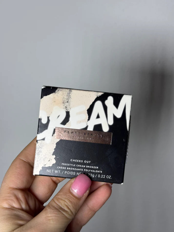 Fenty Beauty by Rihanna Sun Stalk’r Instant Warmth Bronzer