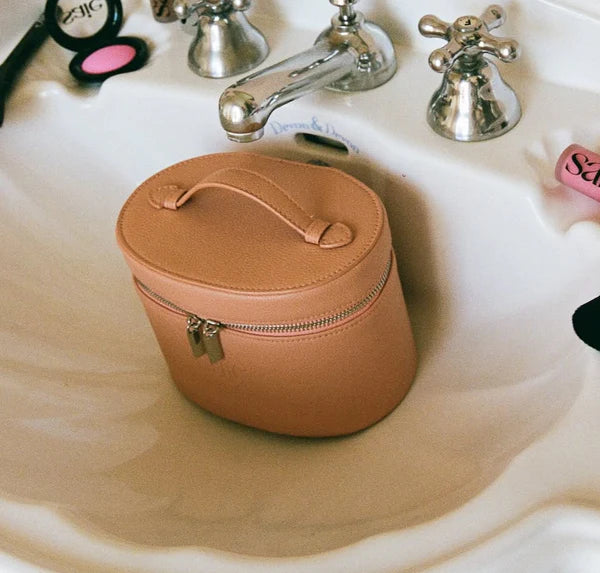 Saie vanity case in Peach Nude