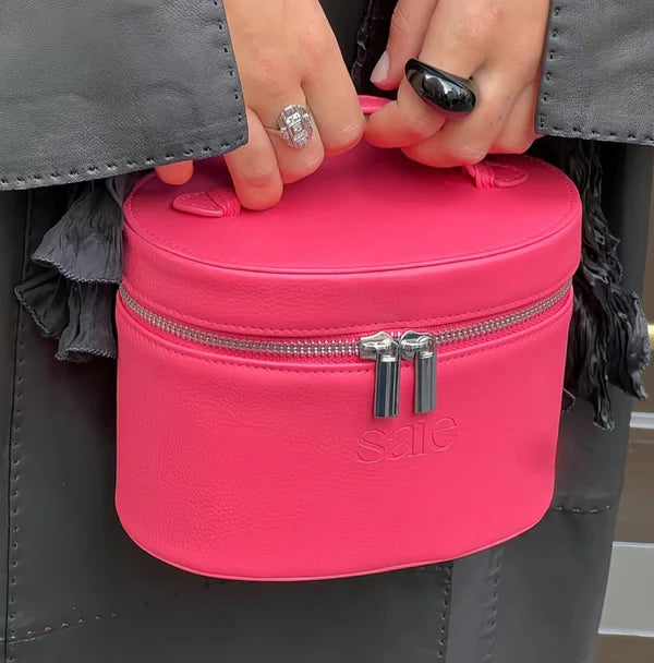 Saie vanity case in Hot pink